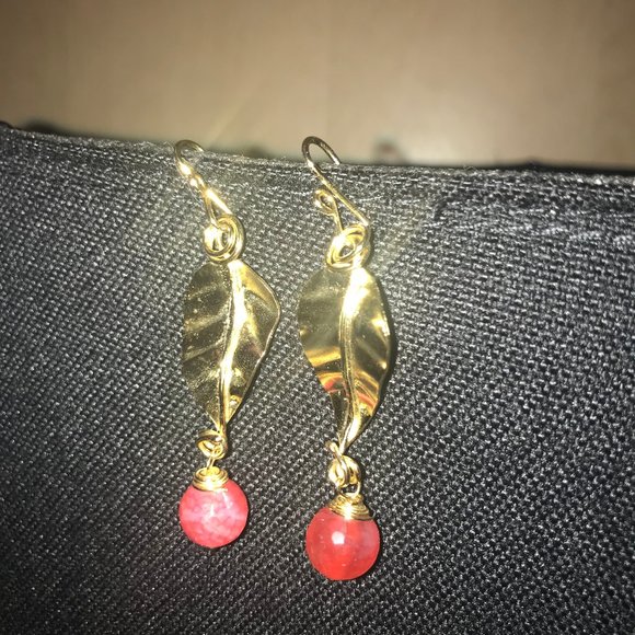Earrings - Picture 1 of 2
